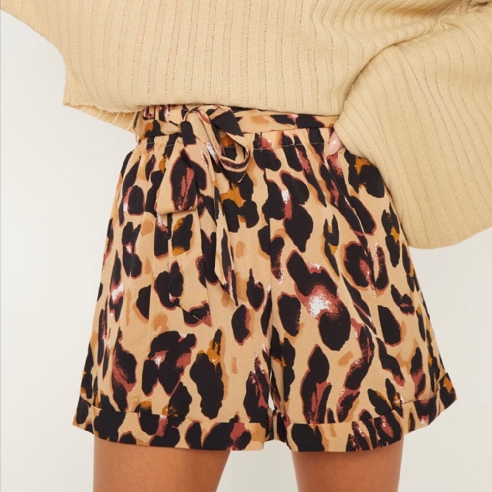 Leopard Pretty Little Thing shorts